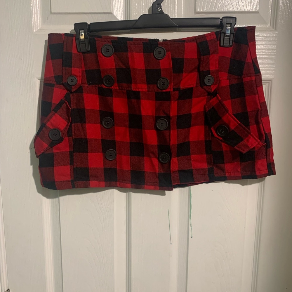 Stylish Red and Black Plaid Mini Skirt